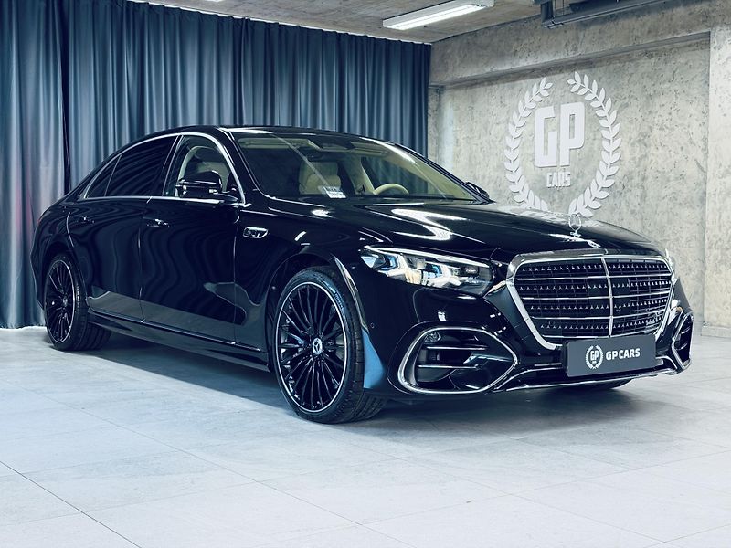 Mercedes-Benz Třídy S (2026) S580*4M*LONG* - fotka 1 z 52