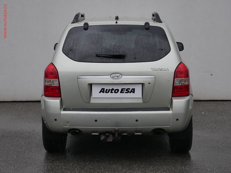 Hyundai Tucson (2005) 2.0CRDi 4x4, TZ, výhř.sed. - fotka 5 z 17