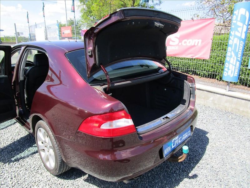 Škoda Superb 2.0TDi DSG, Elegance - fotka 34 z 46