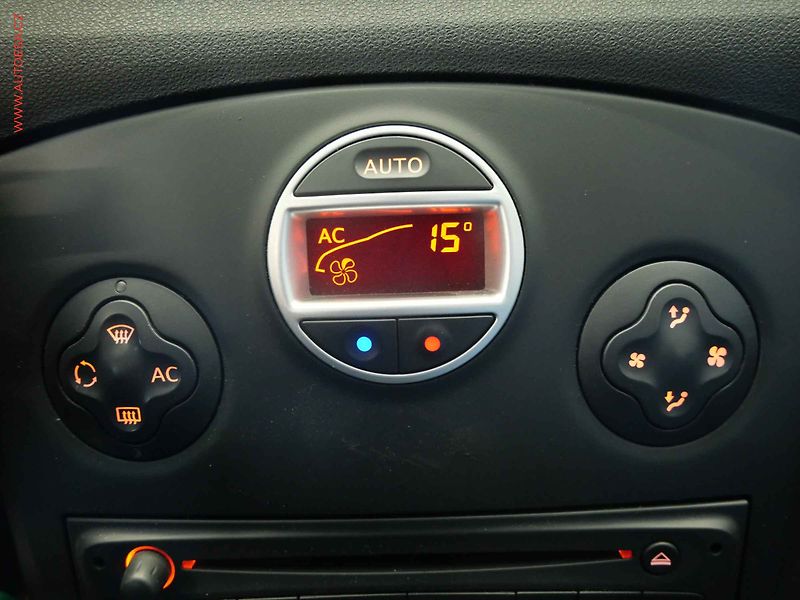 Renault Clio (2010) 1.2 TCe, AC, tempo - fotka 16 z 18