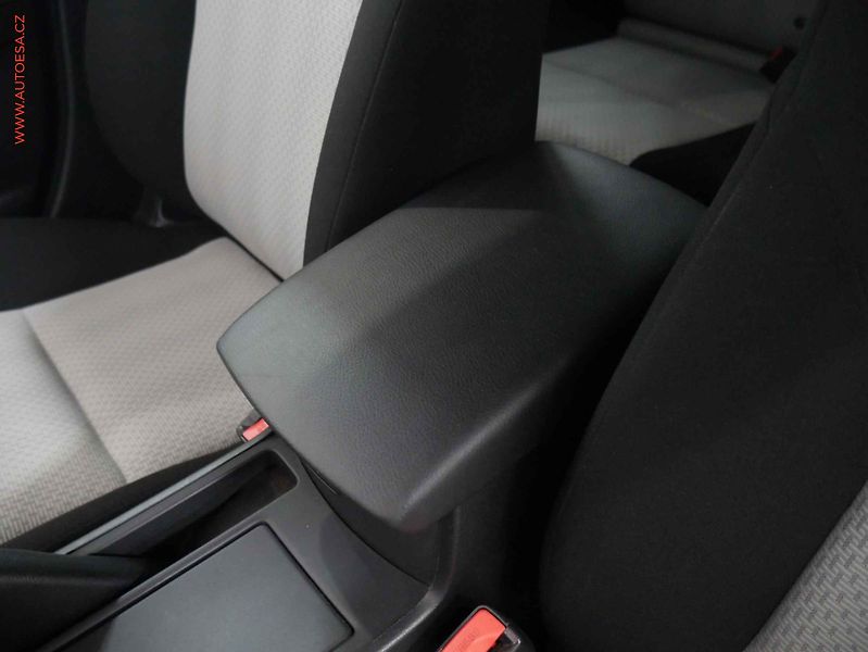 Mazda 3 (2012) 2.0 i, ČR, STK8/28 - fotka 17 z 19