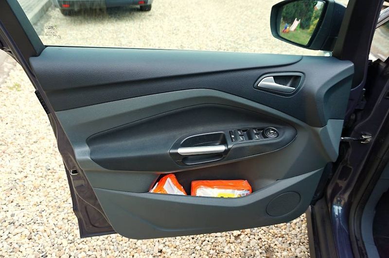 Ford C-MAX (2012) 1,6Ti-VCT 92 kW - fotka 24 z 37