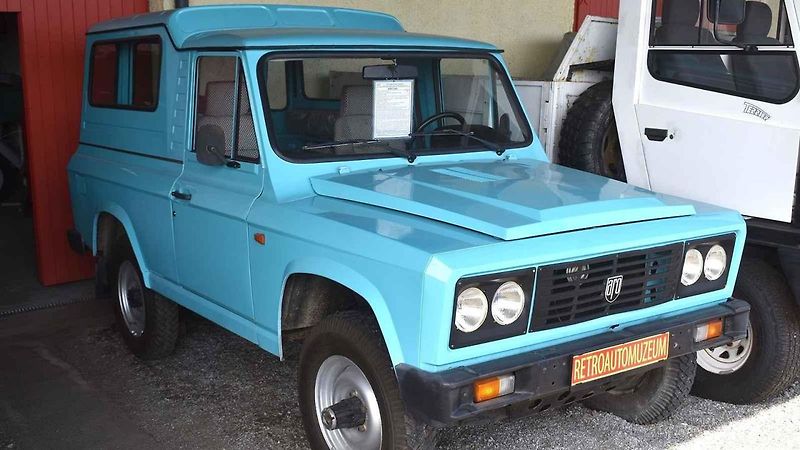 ARO M 461 v dokonale zrenonovovaném stavu.