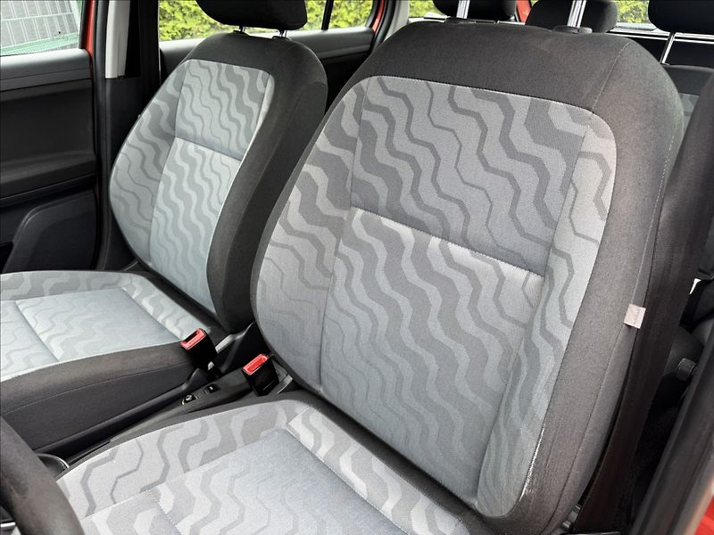 Škoda Fabia II 1.4 Ambiente - fotka 11 z 17