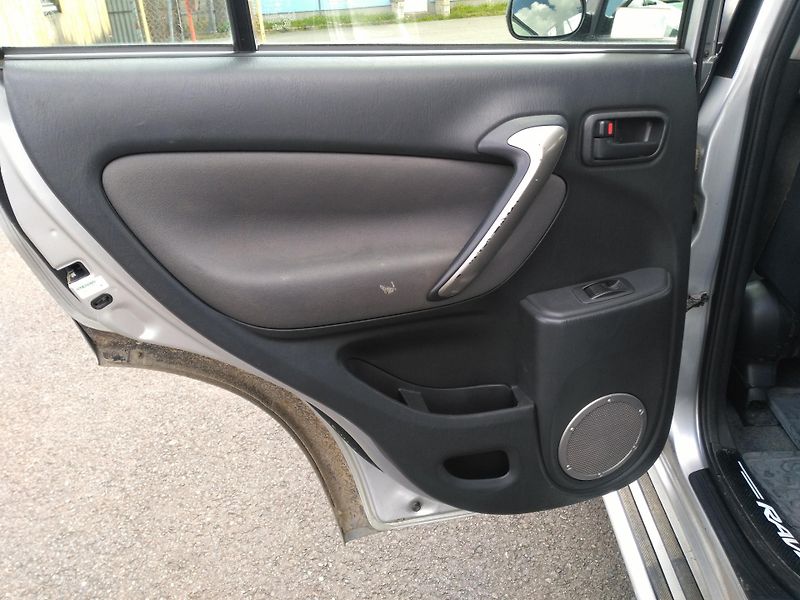 Toyota RAV4 2,0i /110 kW/ 4x4 - fotka 10 z 23