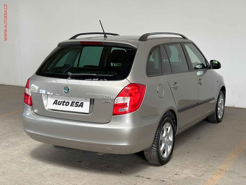 Škoda Fabia (2012) 1.2 TSi, Ambition - fotka 4 z 14