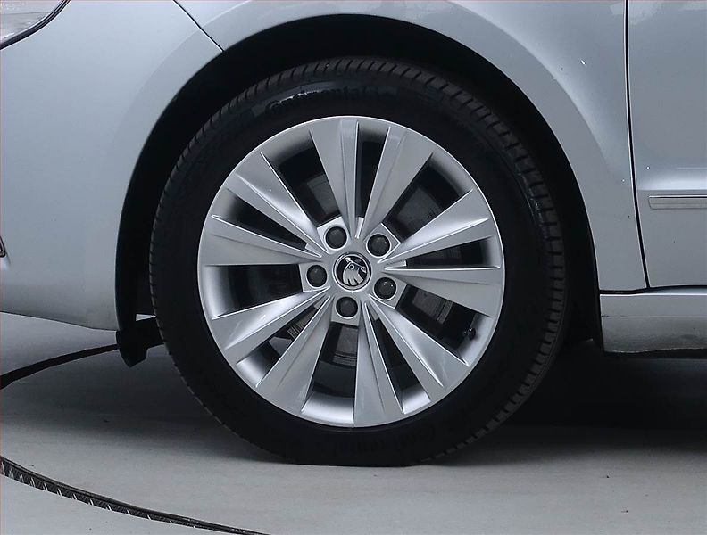 Škoda Superb (2011) 2.0 TDI, Serv.kniha - fotka 14 z 21
