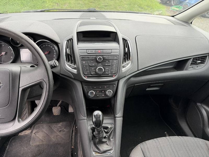 Opel Zafira 2.0 CDTi 7 MIST - fotka 19 z 23