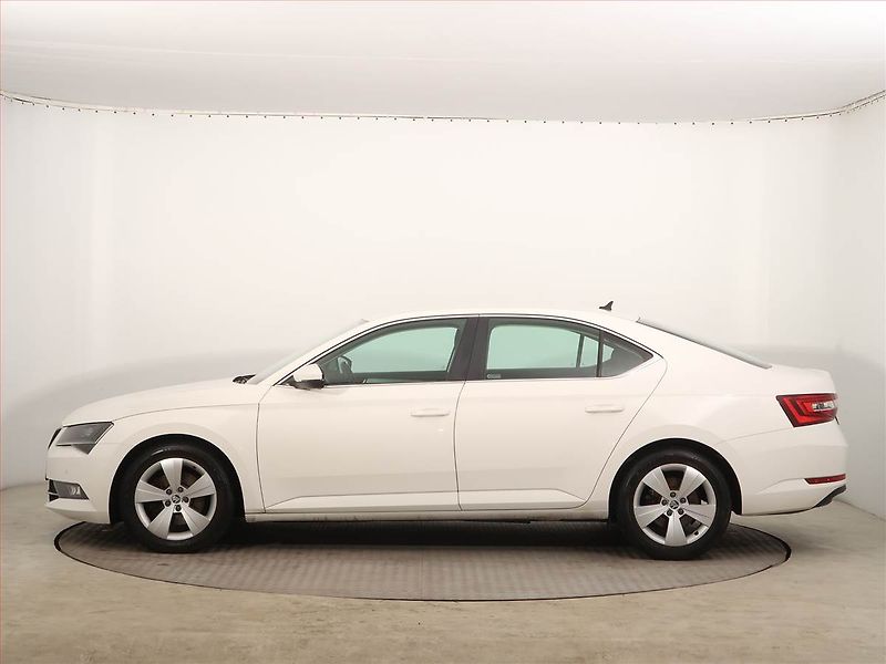 Škoda Superb (2018) Ambition Plus 2.0 TDI, Automat - fotka 3 z 14