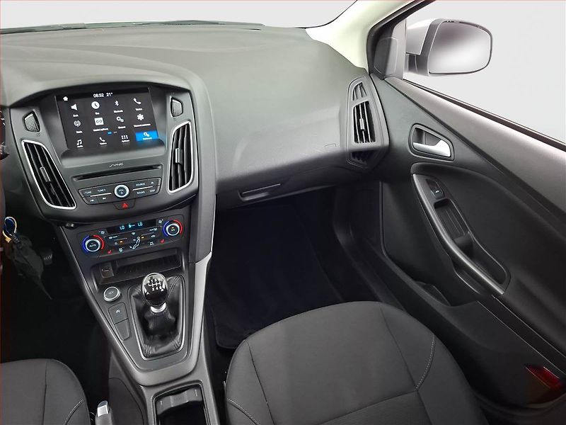 Ford Focus (2017) 1.0 EcoBoost, Navi - fotka 8 z 14