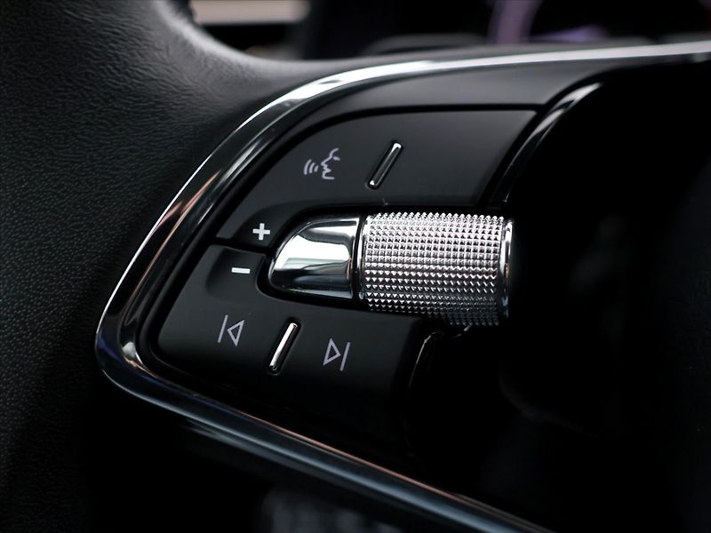Škoda Kamiq 1.0 TSI 81kW DSG CZ Style - fotka 24 z 38