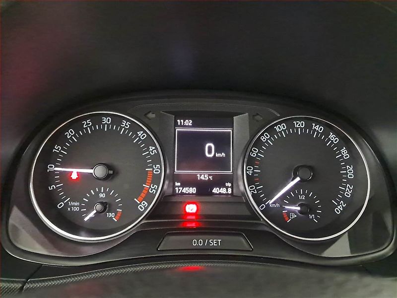 Škoda Fabia (2015) 1.4 TDI, Tempomat - fotka 11 z 15