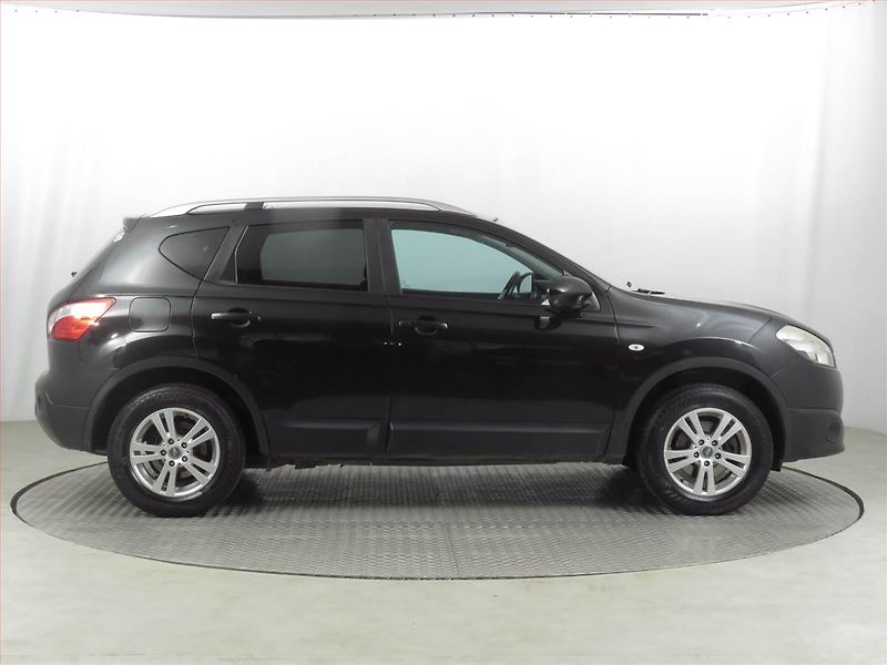 Nissan Qashqai (2010) 1.6, LPG, Serv.kniha, Tempomat - fotka 6 z 17