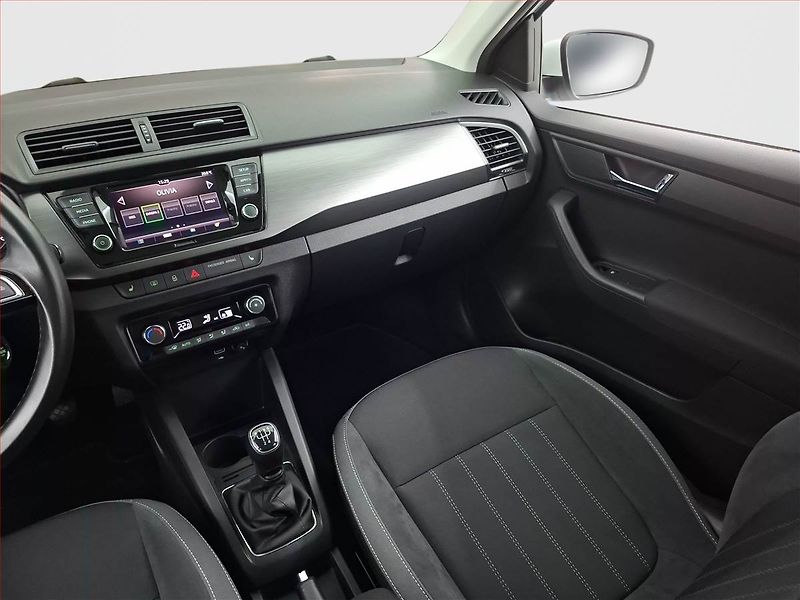 Škoda Fabia (2019) Style 1.0 TSI, Tempomat - fotka 8 z 17