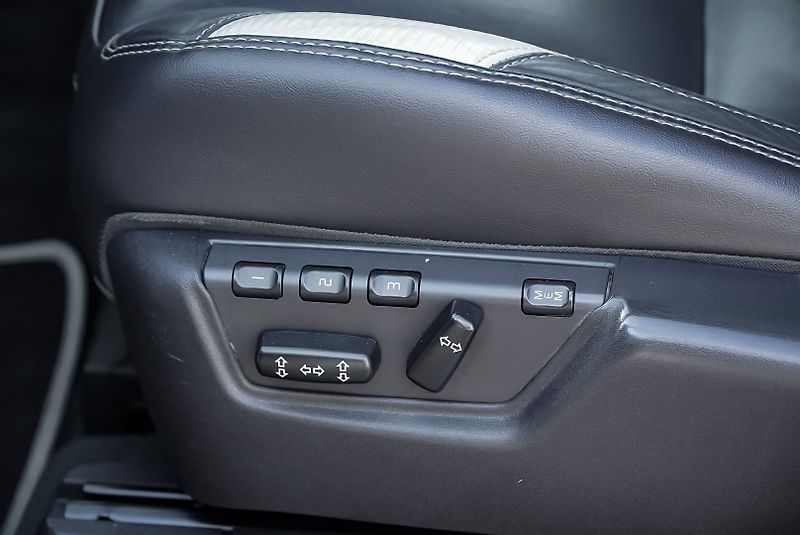 Volvo XC90 D5 AWD POLESTAR - fotka 17 z 30