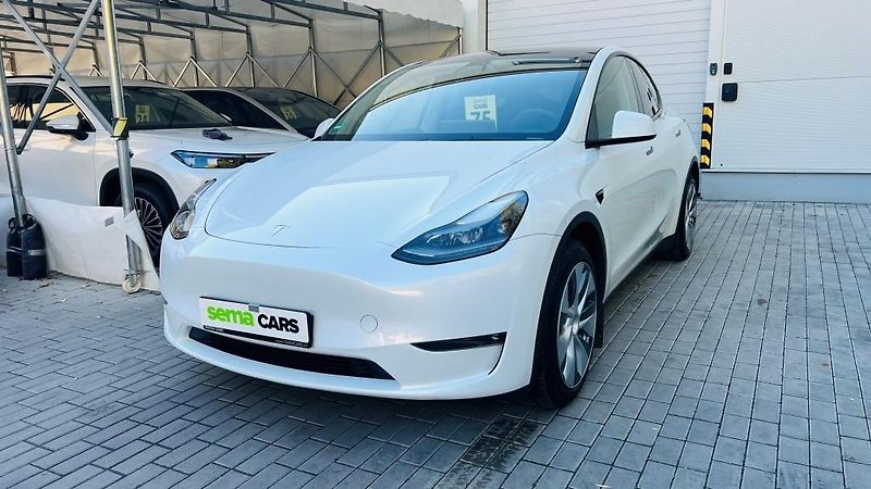 Tesla Model Y (2022) LR AWD Berlin Záruka SoH 93,4% - fotka 2 z 57