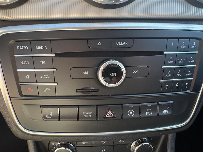 Mercedes-Benz GLA 1,6 200i 115kW Xen,Kamera,Navi - fotka 14 z 41