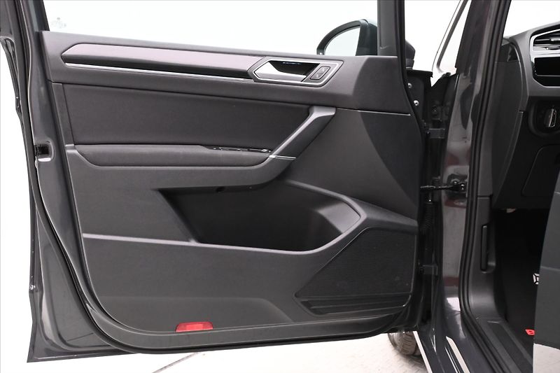 Volkswagen Touran 2,0 TDI 110 KW DSG 7 MÍST Záru - fotka 25 z 34
