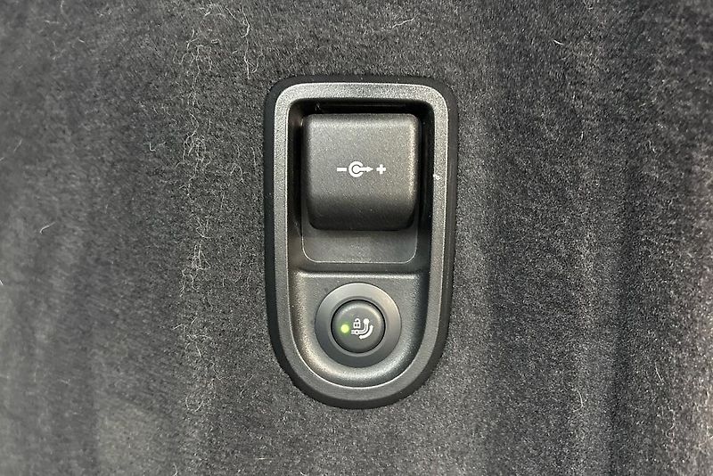 BMW Řada 5 530d xDrive - fotka 15 z 17