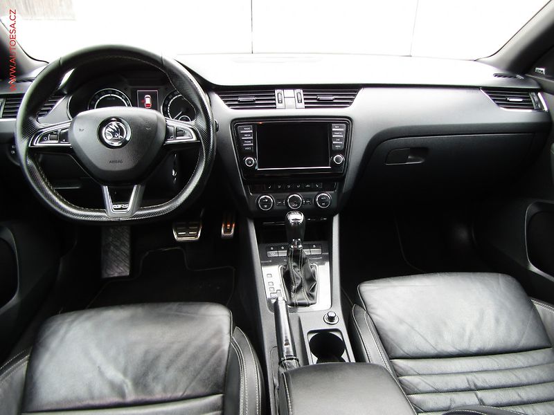 Škoda Octavia (2014) 2.0 TDi, RS, DSG - fotka 8 z 18
