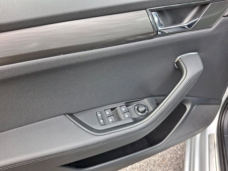 Škoda Superb (2024) Combi iV Style Plus Top 1,4TSi - fotka 29 z 34