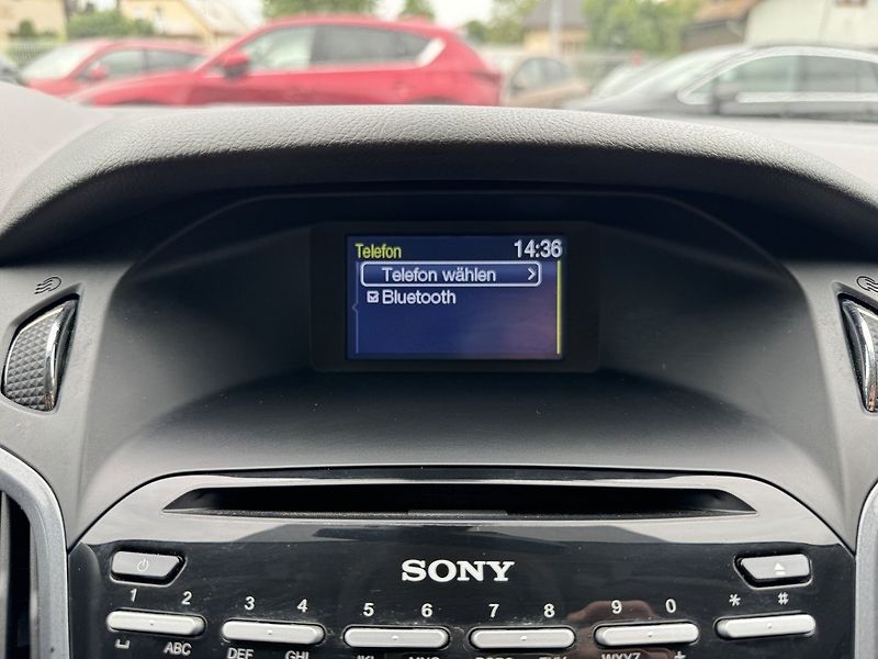 Ford Focus (2011) 1.6 Ti-VCT Digi Klima Tempomat - fotka 14 z 48