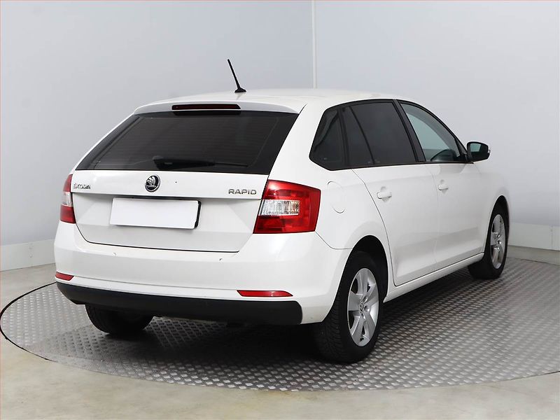 Škoda Rapid (2017) Spaceback 1.2 TSI, Automat - fotka 5 z 13