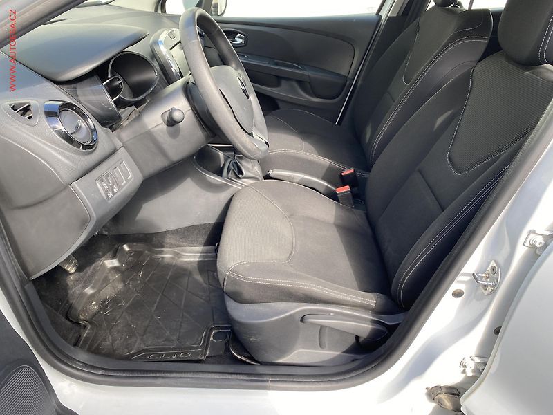 Renault Clio (2015) 1.5dCi, ČR, AC, + kola - fotka 9 z 17