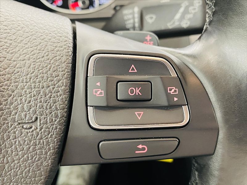 Volkswagen Passat 2,0 TDI DSG 125 kW 4Motion - fotka 13 z 26