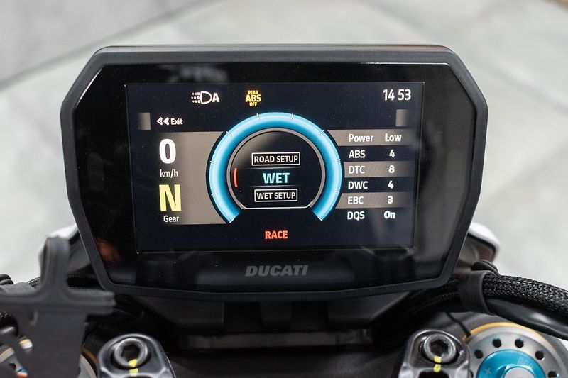 Ducati V2 SP*ÖHLINS*BREMBO*1.MAJ*DPH - fotka 8 z 27