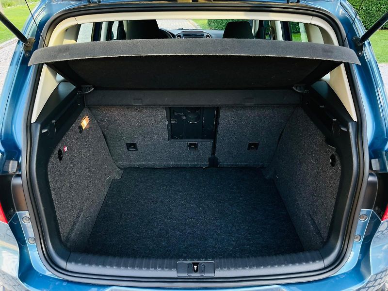 Volkswagen Tiguan 1.4TSI MANUÁL 1MAJITEL SENZORY - fotka 20 z 40