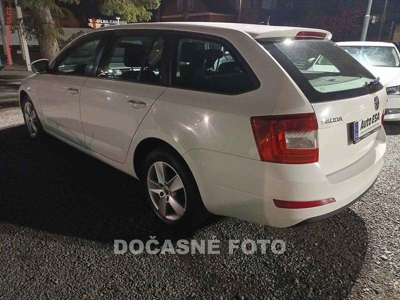 Škoda Octavia (2015) 2.0TDi, ČR, servis.kniha - fotka 2 z 3