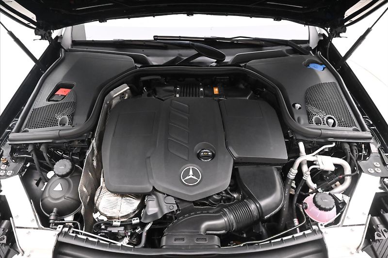Mercedes-Benz Třídy E 2,0 220D 147kW 9G-TRONIC Záruk - fotka 9 z 30