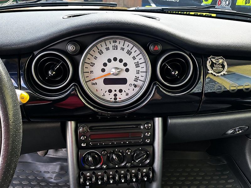 Mini One 1,6i (66kW)*PANORAMA* - fotka 9 z 14