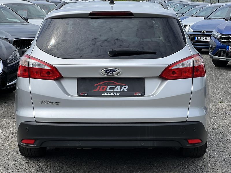 Ford Focus 1.6i KLIMATIZACE NAVI ALU KOLA - fotka 6 z 42