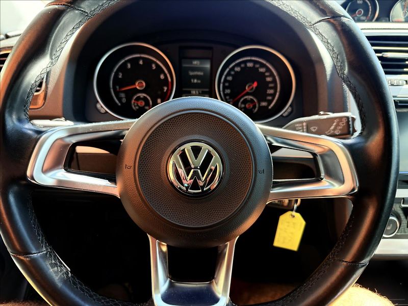 Volkswagen Scirocco 2,0 TSi DSG - fotka 12 z 24