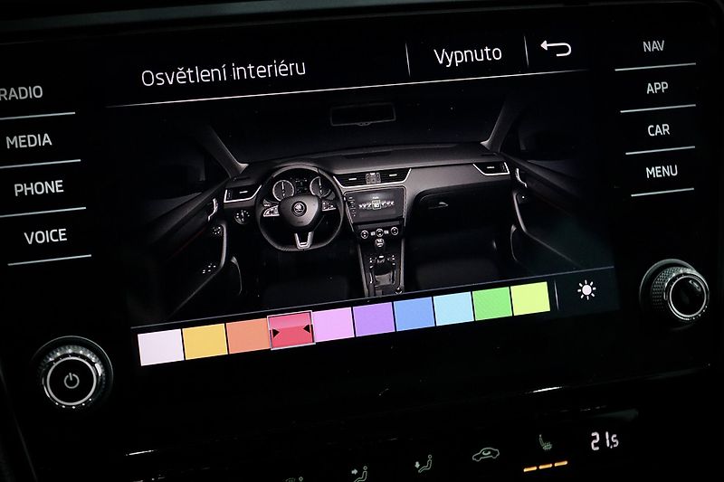 Škoda Octavia 3 FL Combi 2.0 TSI 169 kW RS - fotka 33 z 39