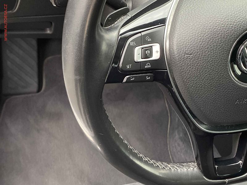 Volkswagen Passat (2016) 2.0TDi, ČR, DSG, LED, navi - fotka 14 z 18