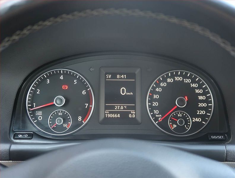 Volkswagen Touran (2012) Comfortline 1.4 TSI, Navi - fotka 11 z 23