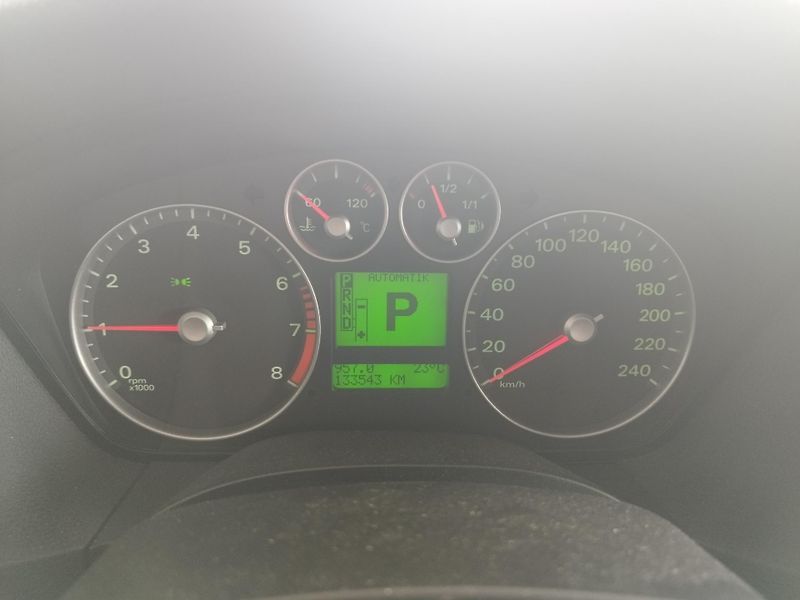 Ford Focus (2006) 2,0i,107KW,AUTOMAT,XEN,ALU,NAV - fotka 26 z 36