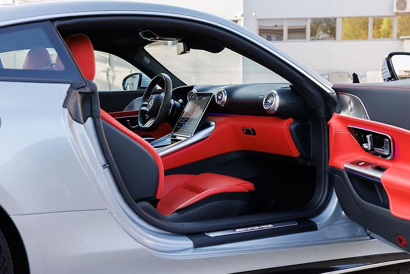 Mercedes-Benz AMG GT (2024) Coupe 63 V8 Biturbo 4Matic+  - fotka 38 z 45