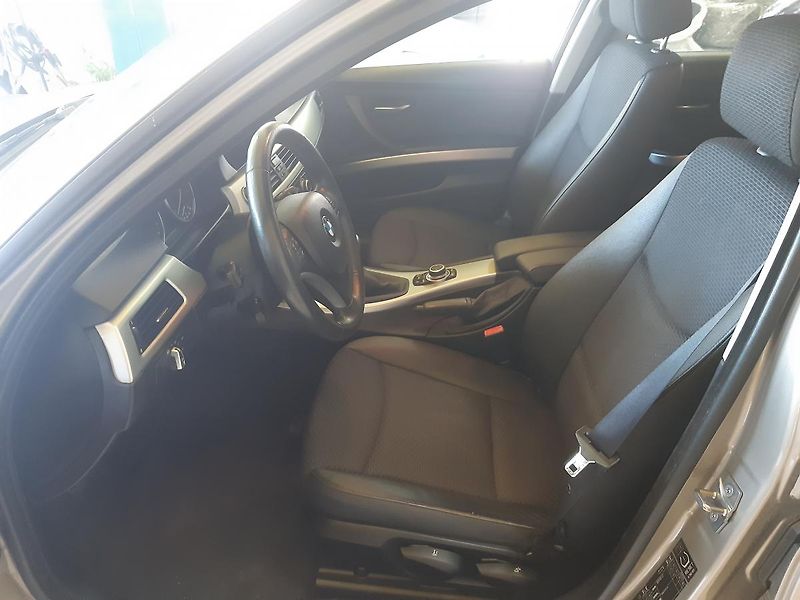 BMW Řada 3 320 XDRIVE  - fotka 8 z 22