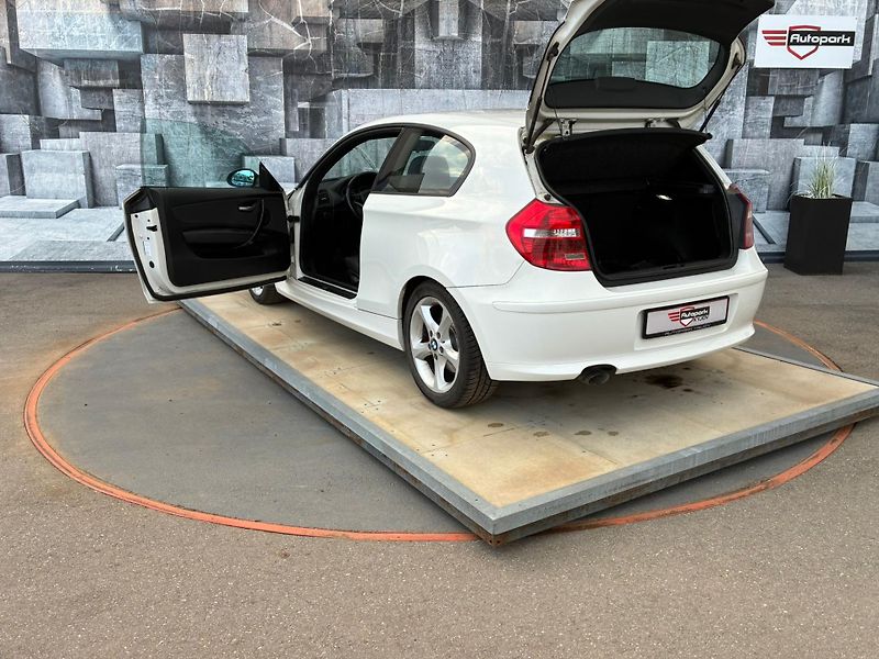 BMW Řada 1 (2008) 118D, 105KW - fotka 9 z 20