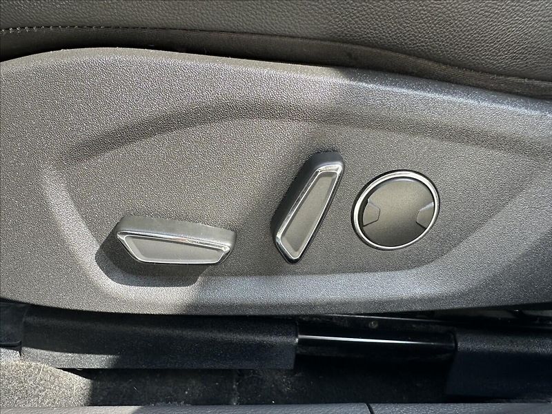 Ford Mondeo 2,0 TDCi Navi Kamera Kůže LED - fotka 36 z 40