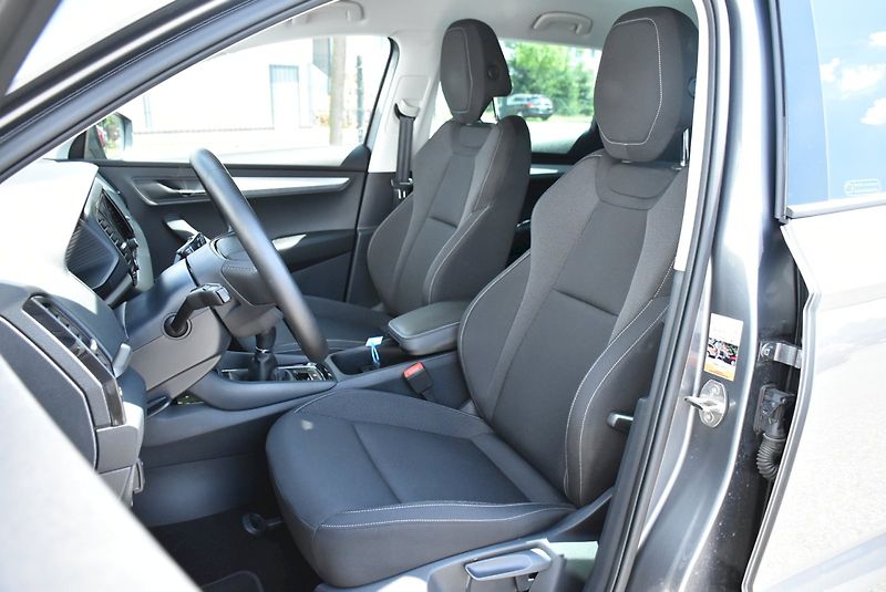 Škoda Karoq (2024) Selection 1.5 TSI 110kW - fotka 25 z 34