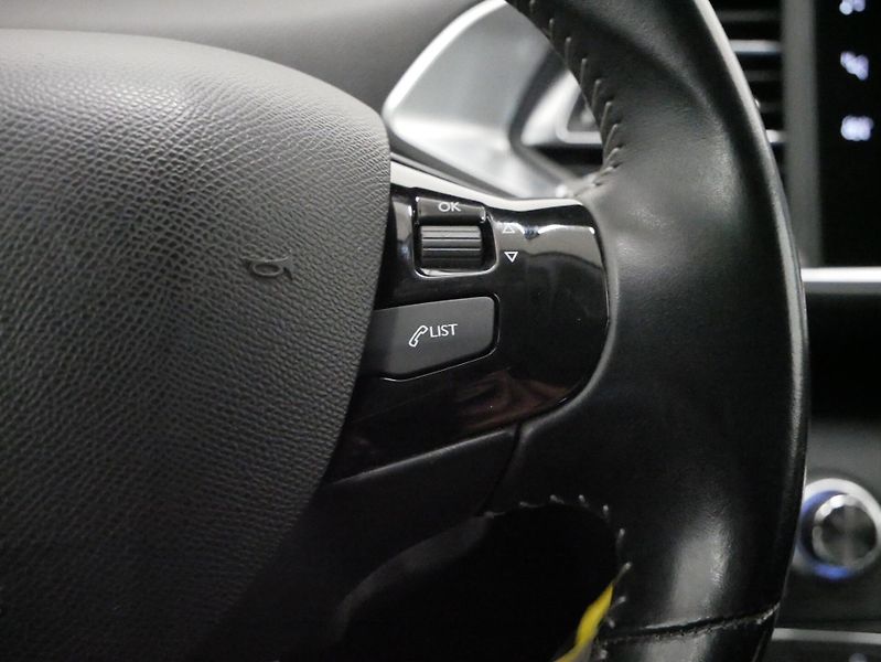 Peugeot 308 - fotka 17 z 30