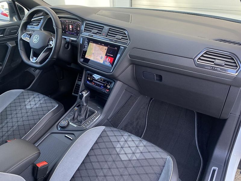 Volkswagen Tiguan Allspace 2.0 TDI 4Motion R-Line DSG - fotka 24 z 27