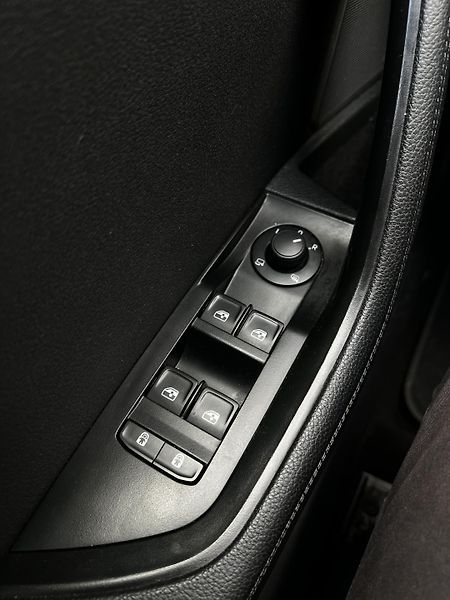Škoda Superb 2.0TDI DSG Virtual, Kůže, TZ - fotka 21 z 28