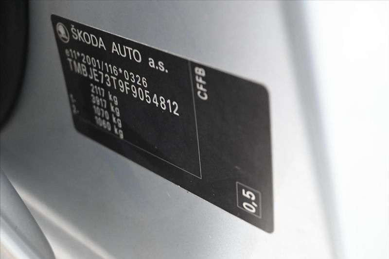 Škoda Superb 2,0 TDI 103 kW Ambition Servis - fotka 12 z 28