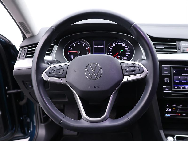 Volkswagen Passat 1,5 TSI 110kW DSG Business DPH - fotka 17 z 34